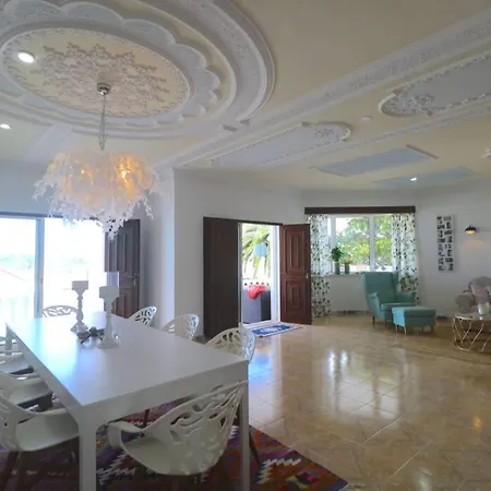 Stunning With Private Pool * Nazaré