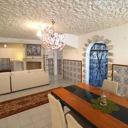 Villa Stunning With Private Pool Nazaré